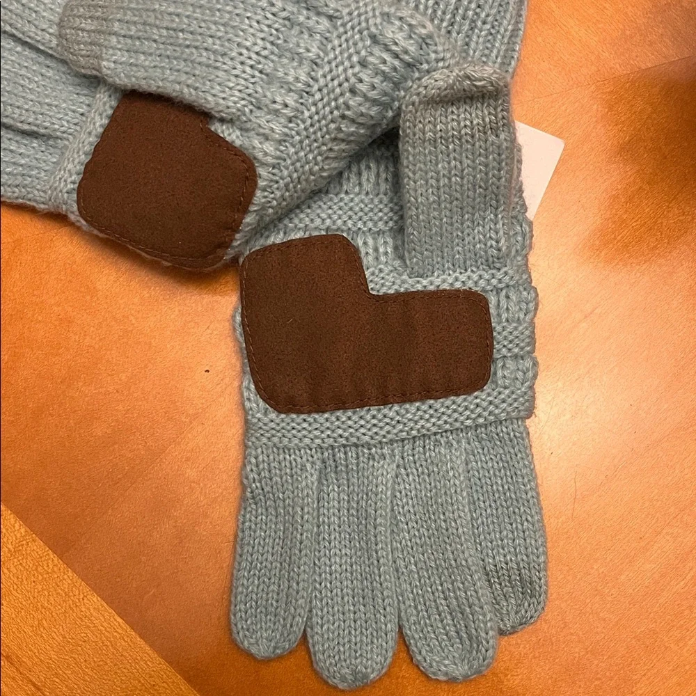 NWT Girlie Girl Touchscreen Compatible Knit Gloves Blue Gray